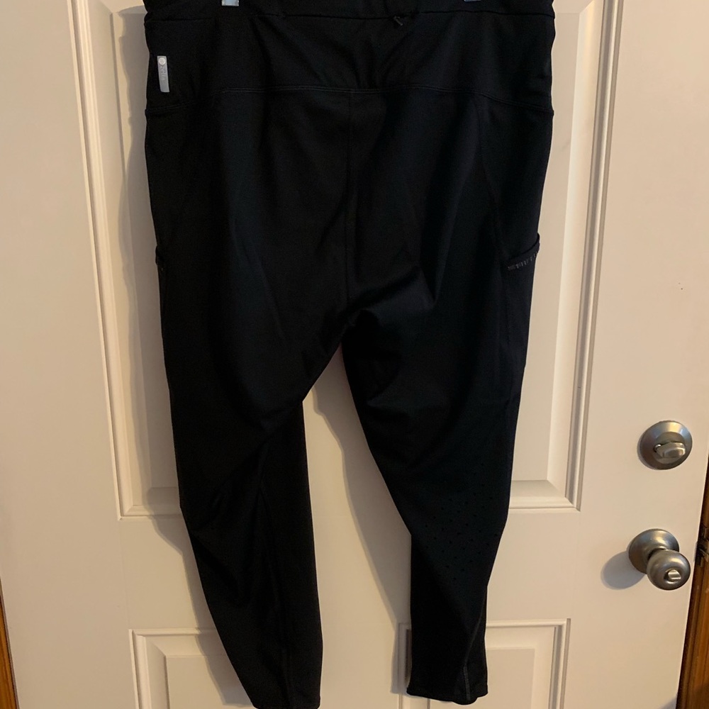 Zella Sprint in high waist midi leggings